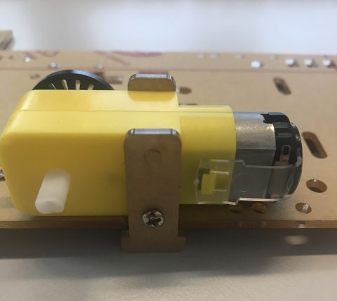 Seitenansicht des eingesetzten Motors