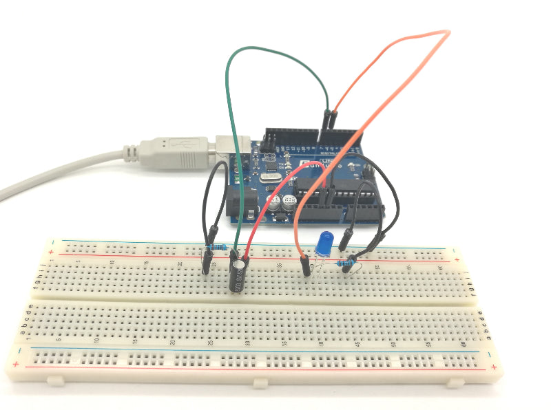 Foto des Steckbretts mit Arduino, Neigungssensor und LED