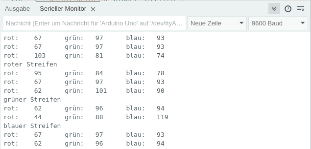 Farbsensor-Modul mit einem farbigen Papierstreifen darüber