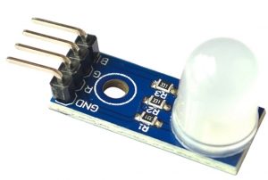Die RGB-LED mit 10 mm Durchmesser auf ihrer Platine