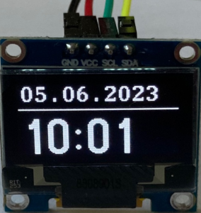 OLED-Display mit Datum und Uhrzeit