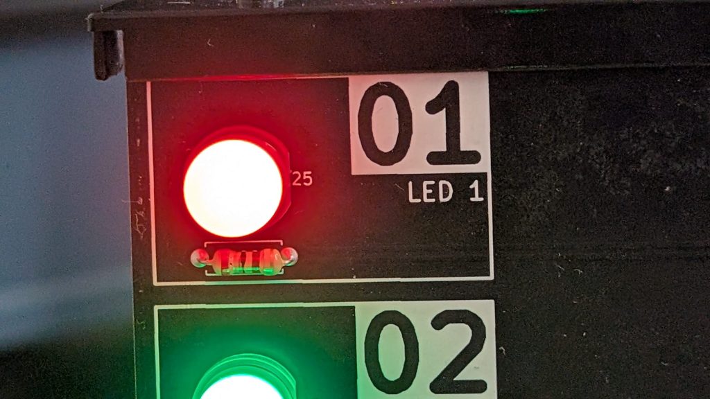 Rote LED auf der Smart-Home-Platine