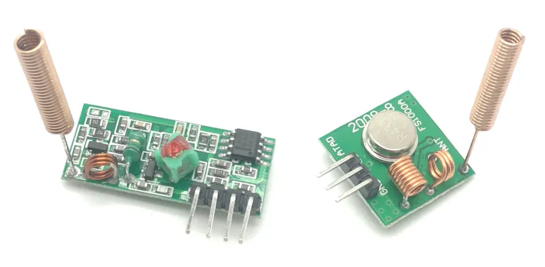 Lötstellen für die Antennen am 433-MHz-Funksender und -Funkempfänger