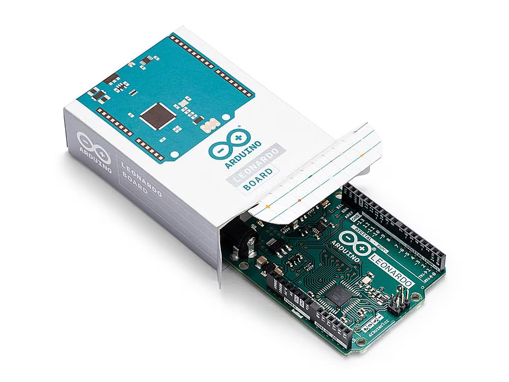 Arduino Leonardo con conectores
