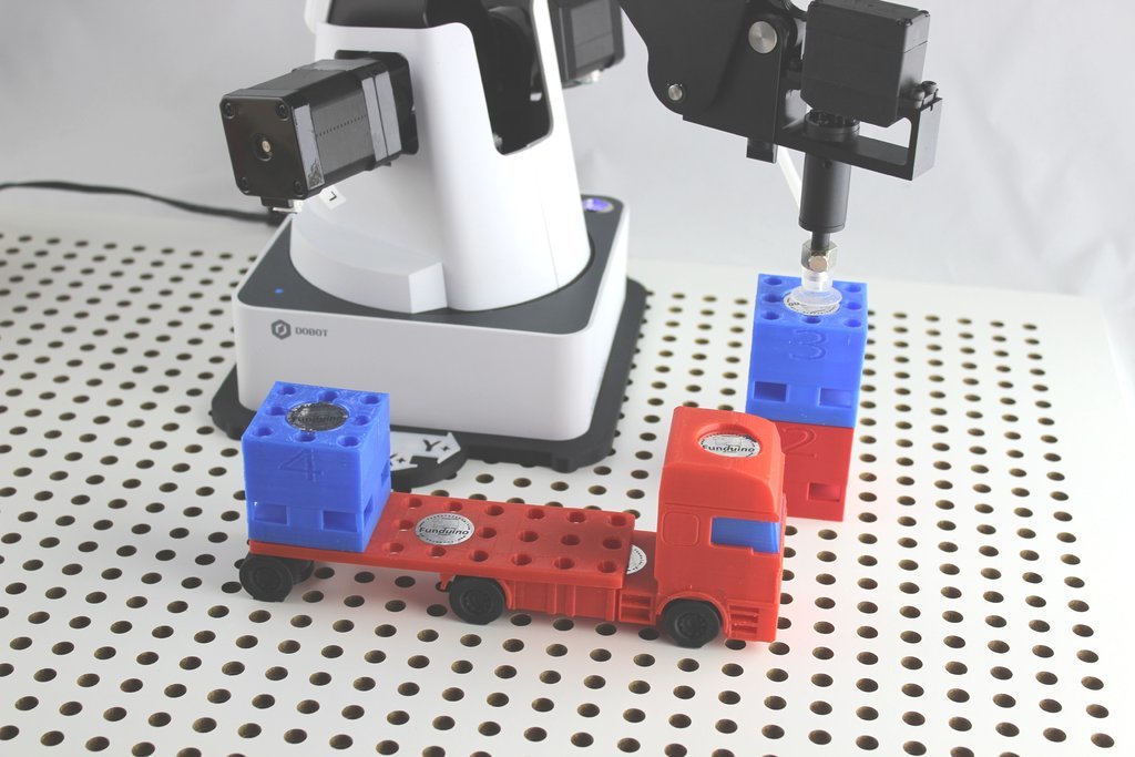 Modulo didattico DOBOT Magician - produzione di camion