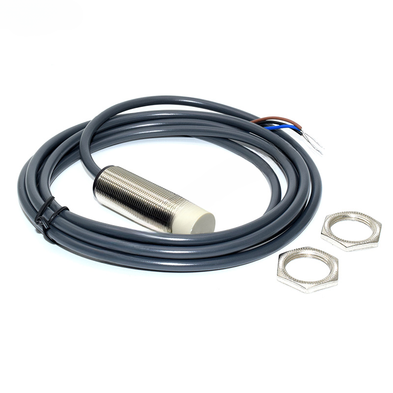 LGRY18 capacitive proximity sensor - NPN, 10-30 V, 18 mm, NC or NO