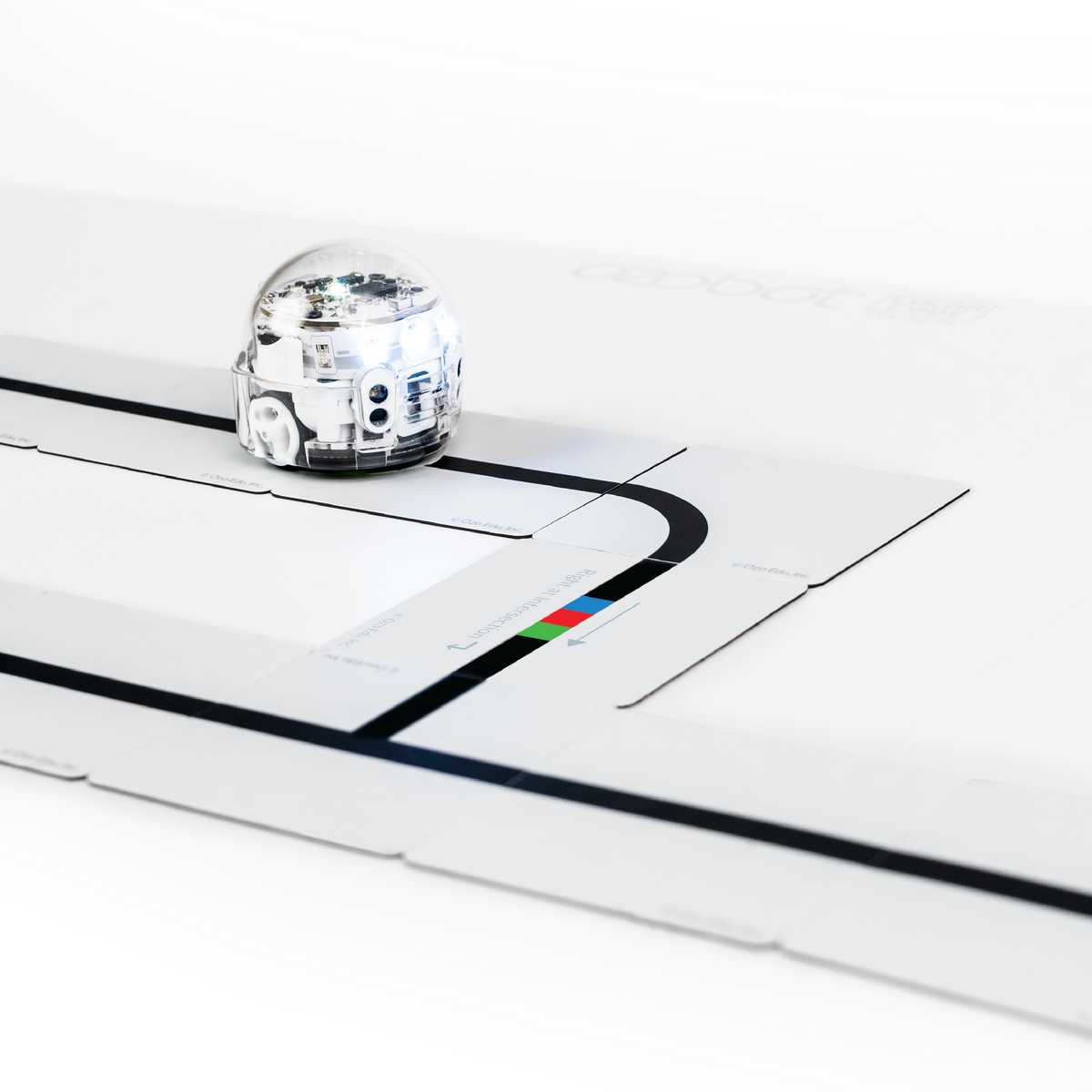 Ozobot - Kit de base de magnets de code couleur (36 tuiles)