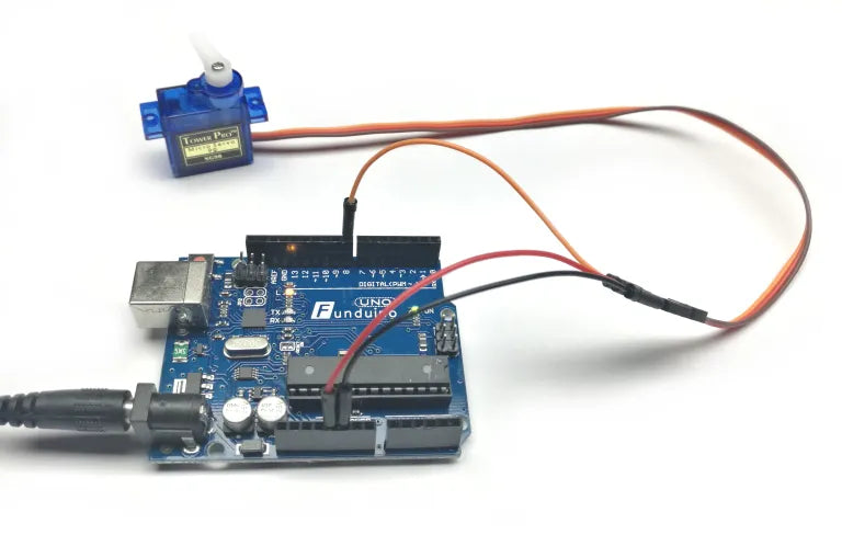 Servomotor SG90 an einem Funduino UNO R3 angeschlossen