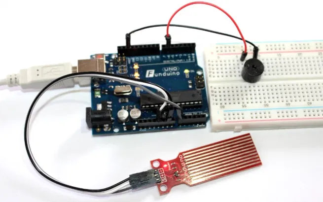Tropfensensor und Piezo-Summer am Mikrocontroller
